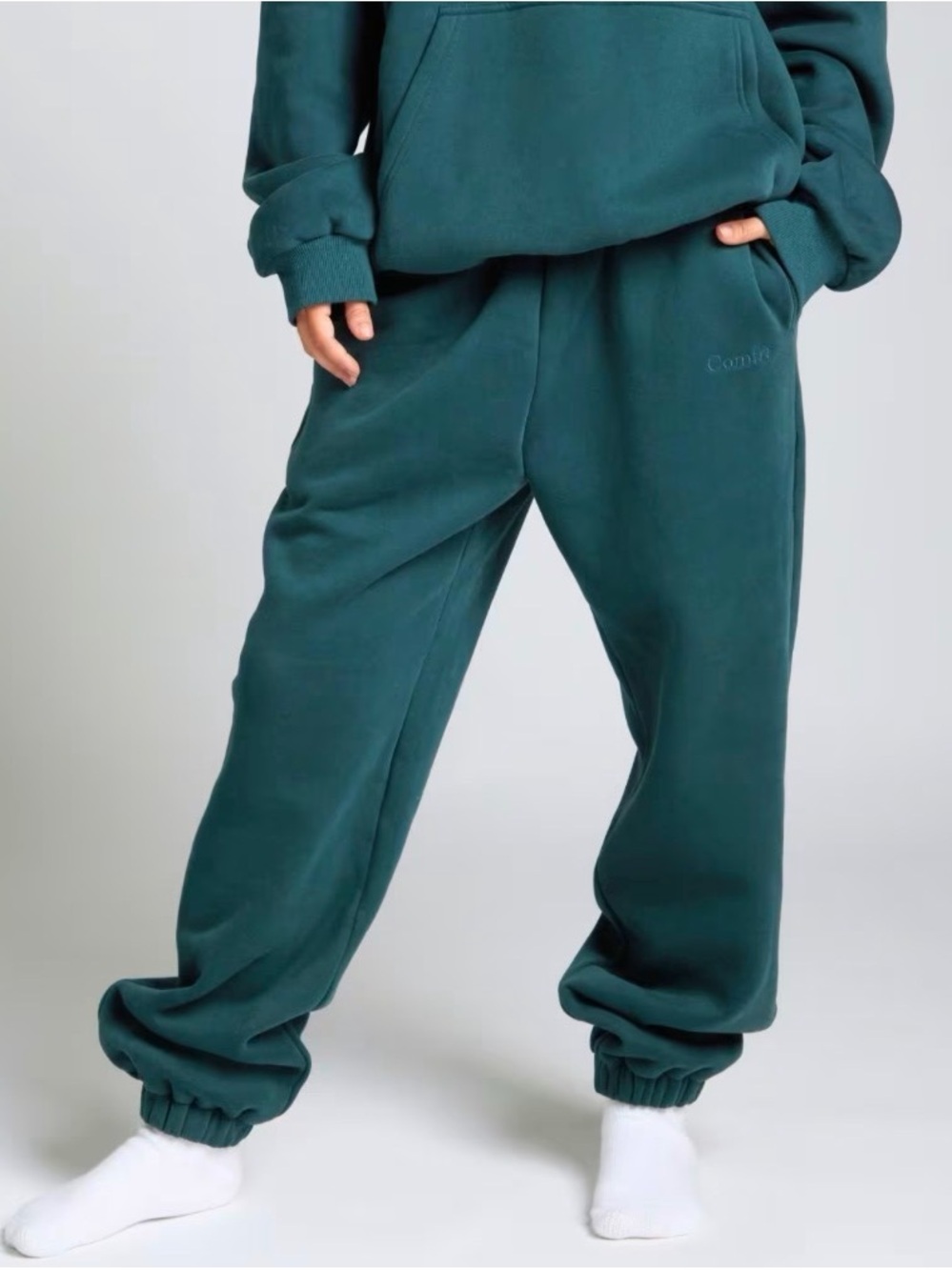 Comfrt Signature Sweatpants Medium Unisex size Medium NIB Pine Green
